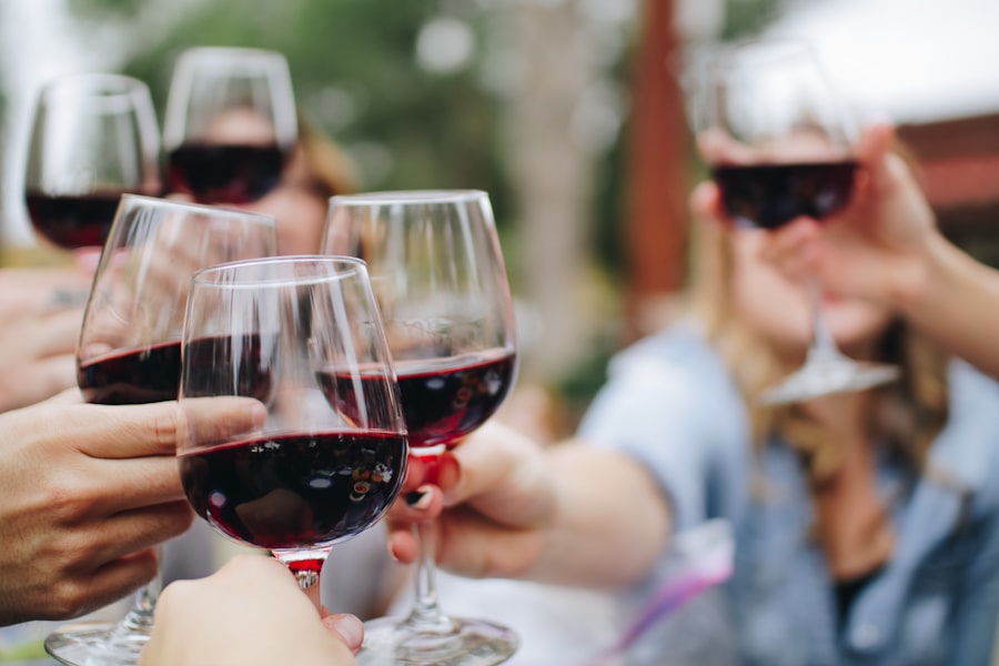 Natural pouring wine